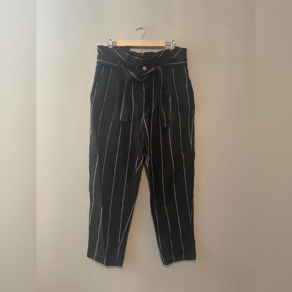 Who What Wear Black and White Striped Linen Cropped Pants - Picture 3 of 12